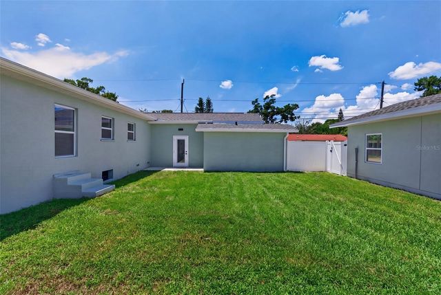 5217 18TH AVENUE S, Gulfport, FL 33707