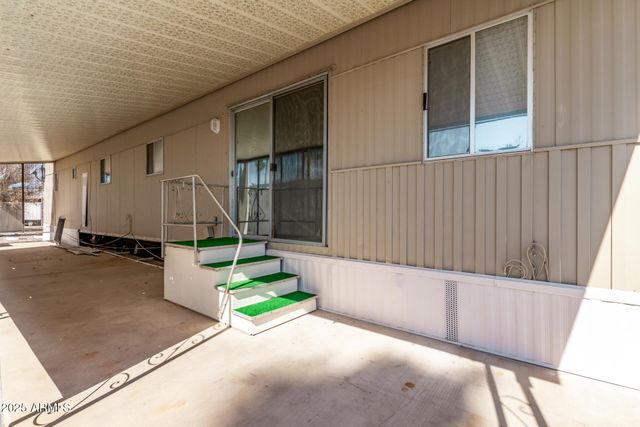 303 S Recker Road 200, Mesa, AZ 85206