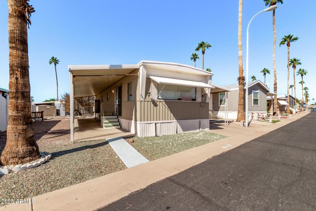 303 S Recker Road 200, Mesa, AZ 85206