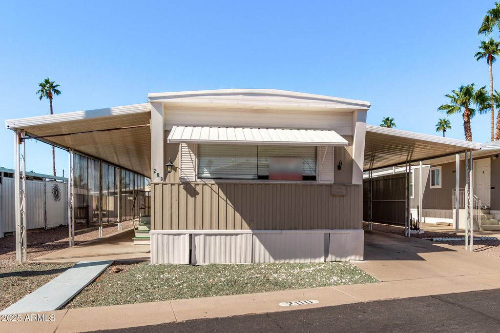 303 S Recker Road 200, Mesa, AZ 85206