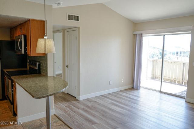 200 E SOUTHERN Avenue 332, Tempe, AZ 85282