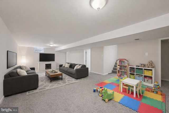 11936 COMANCHE DR, Smithsburg, MD 21783