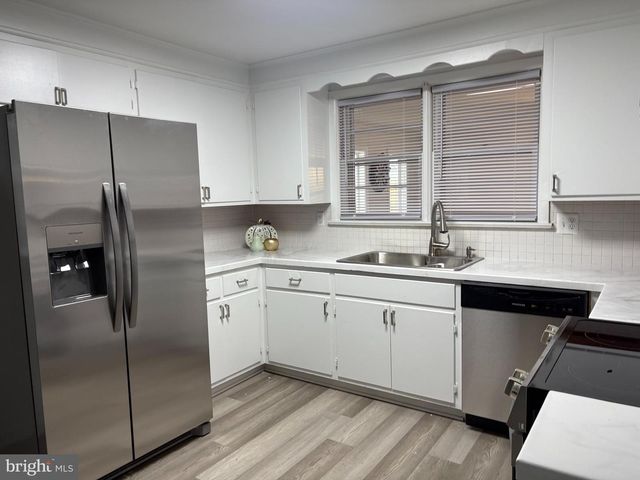 11936 COMANCHE DR, Smithsburg, MD 21783