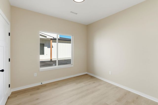 3855 W Longleaf St, Wichita, KS 67205