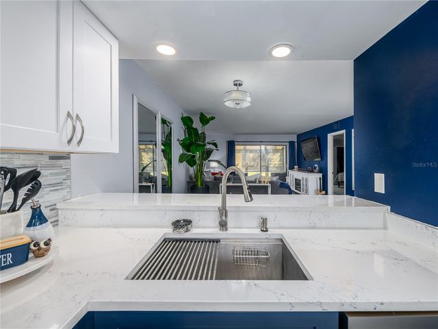 120 CARYL WAY, Oldsmar, FL 34677