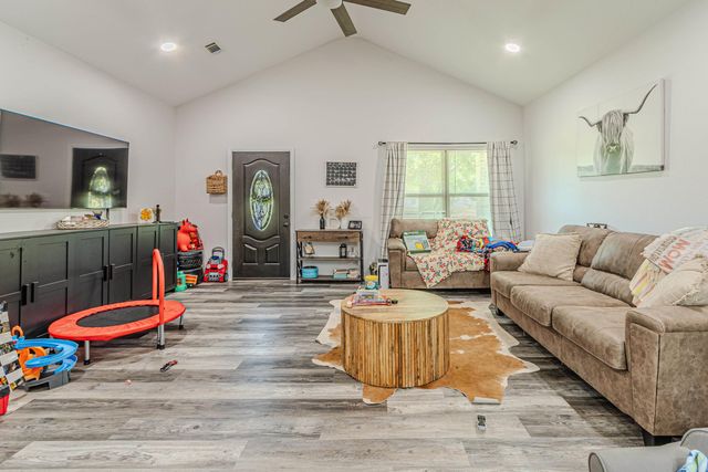 279 CR 7922, Brookland, AR 72417