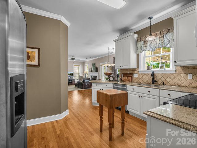 1042 Columbine Road, Asheville, NC 28803