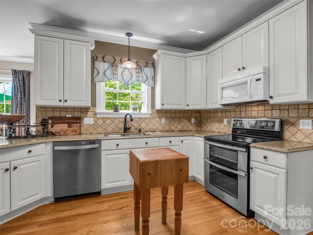 1042 Columbine Road, Asheville, NC 28803