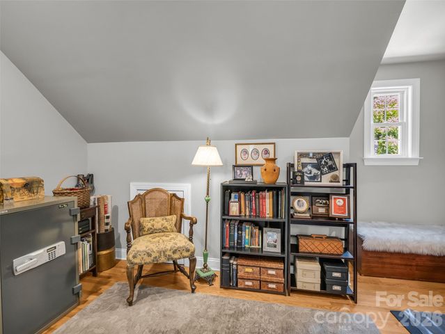 1042 Columbine Road, Asheville, NC 28803