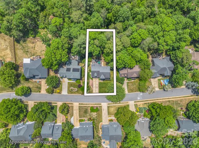 1042 Columbine Road, Asheville, NC 28803