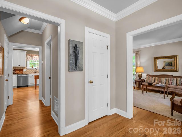 1042 Columbine Road, Asheville, NC 28803
