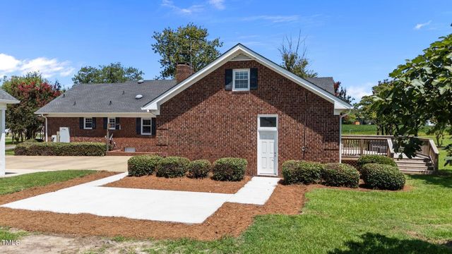 919 Drag Strip Road Road, Benson, NC 27504