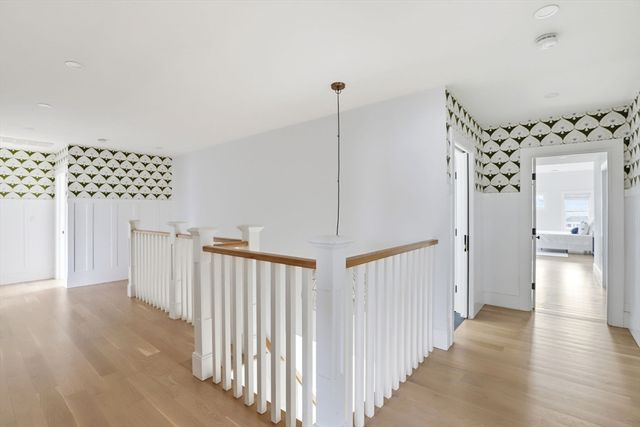 28 Marsh St, Hingham, MA 02043