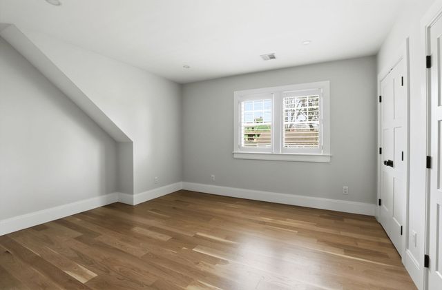 28 Marsh St, Hingham, MA 02043