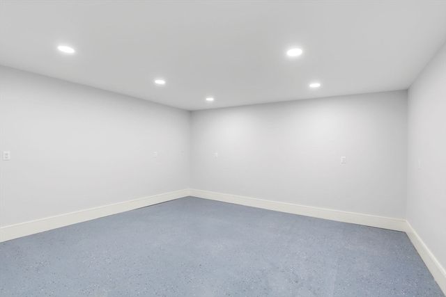 28 Marsh St, Hingham, MA 02043