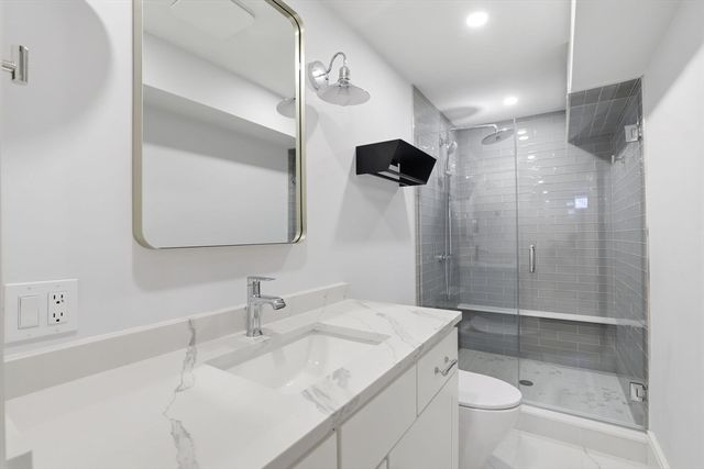 28 Marsh St, Hingham, MA 02043