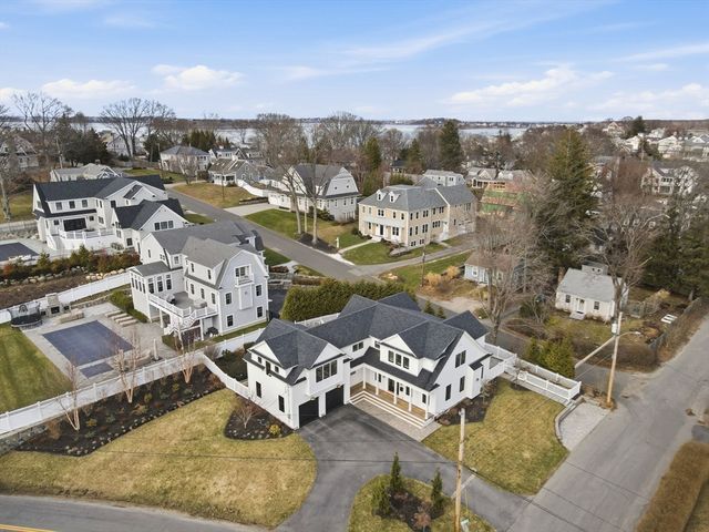 28 Marsh St, Hingham, MA 02043