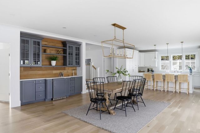 28 Marsh St, Hingham, MA 02043