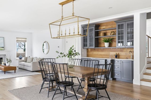 28 Marsh St, Hingham, MA 02043