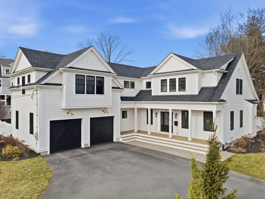 28 Marsh St, Hingham, MA 02043