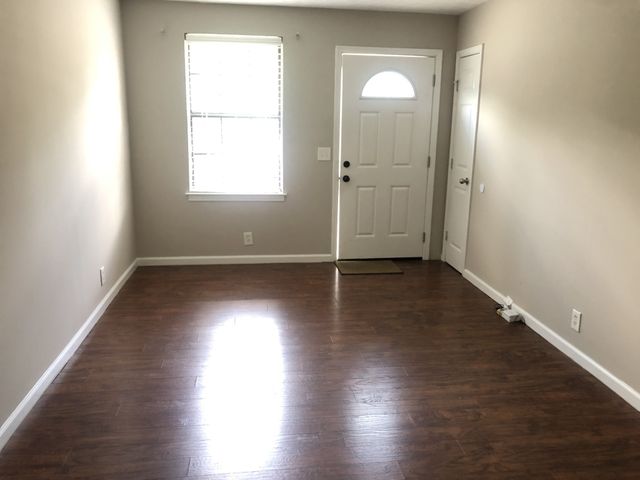 2352 Cooper Ter, Nashville, TN 37216