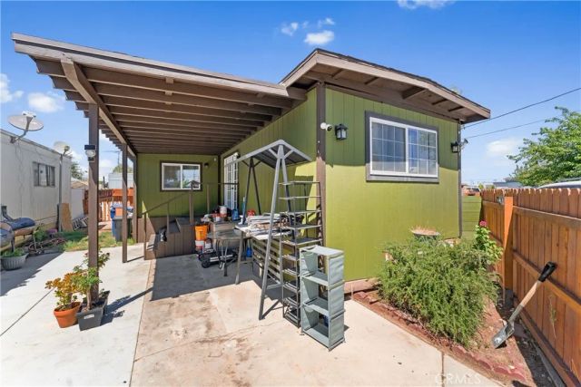 723 W Avenue I, Lancaster, CA 93534