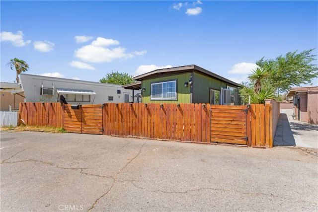 723 W Avenue I, Lancaster, CA 93534