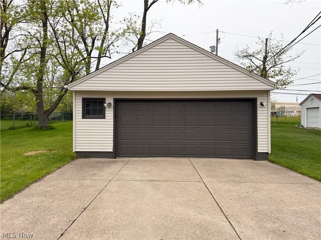 15305 Steinway Boulevard, Maple Heights, OH 44137