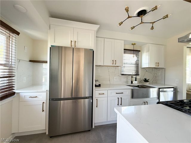 15305 Steinway Boulevard, Maple Heights, OH 44137