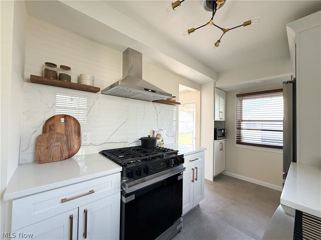 15305 Steinway Boulevard, Maple Heights, OH 44137