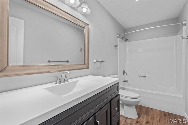 518 Bargraves Boulevard B, Troy, IL 62294