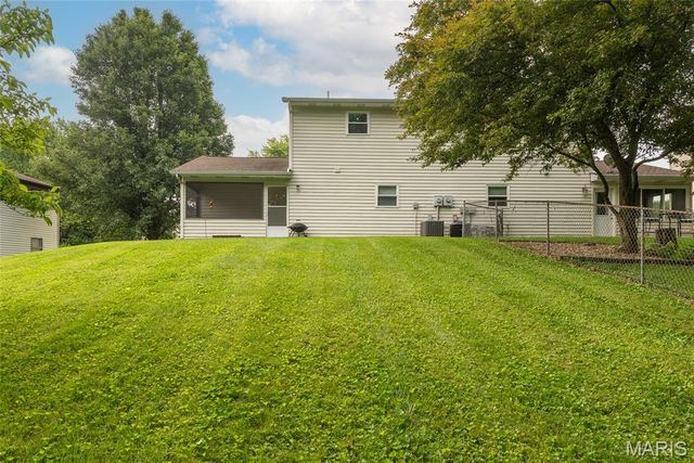 518 Bargraves Boulevard B, Troy, IL 62294