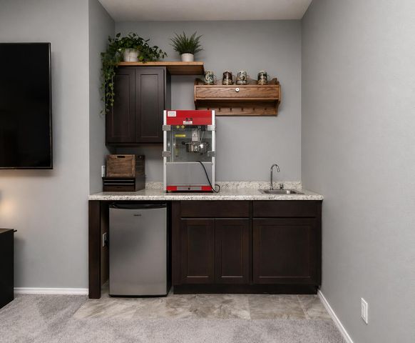 2205 W Drake Street, Springfield, MO 65810