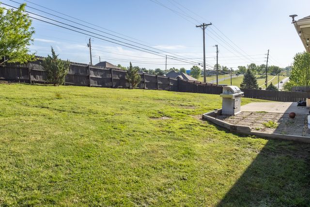 2205 W Drake Street, Springfield, MO 65810