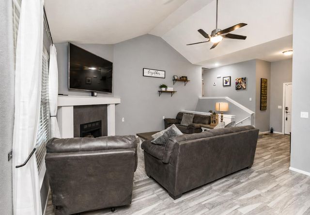 2205 W Drake Street, Springfield, MO 65810