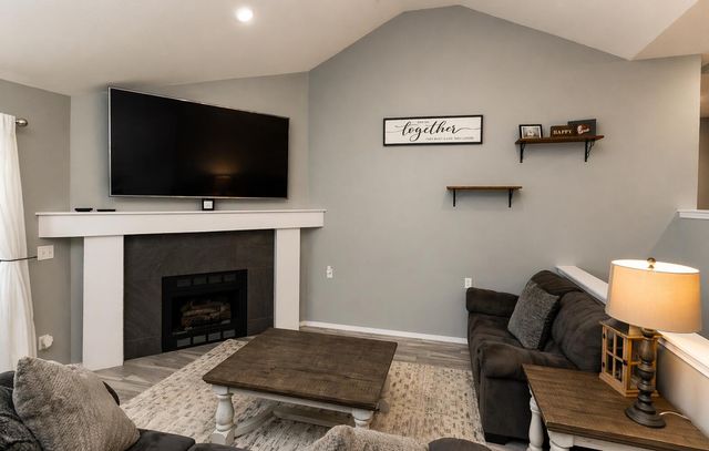 2205 W Drake Street, Springfield, MO 65810
