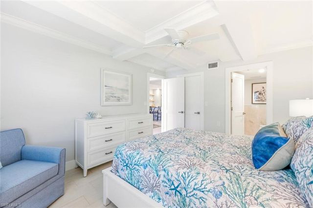 900 8th AVE S 103, Naples, FL 34102