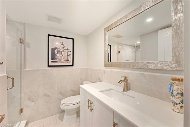 900 8th AVE S 103, Naples, FL 34102