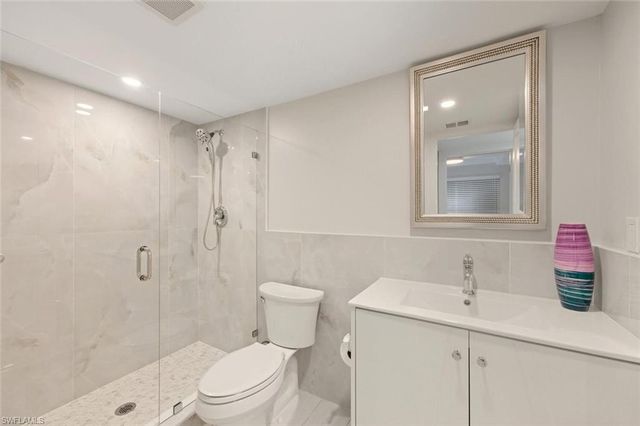 900 8th AVE S 103, Naples, FL 34102