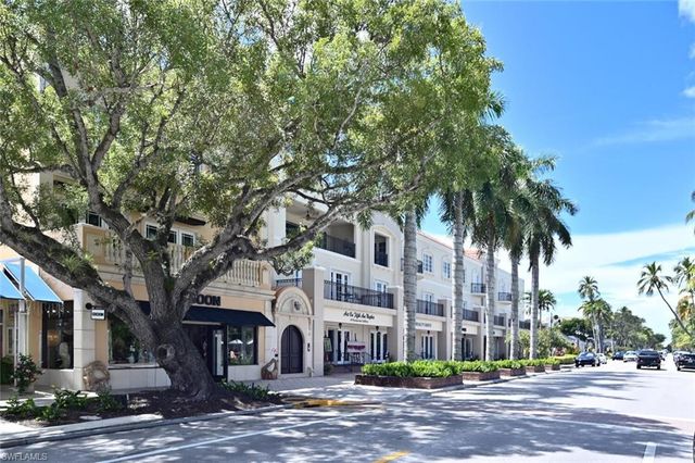 900 8th AVE S 103, Naples, FL 34102