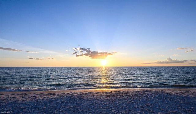 900 8th AVE S 103, Naples, FL 34102