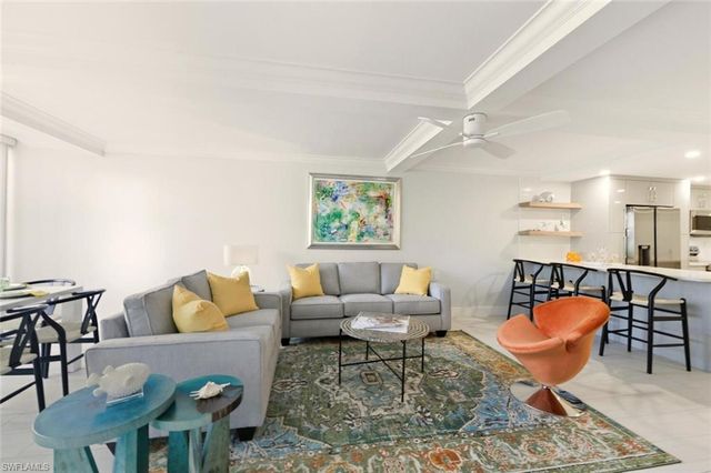 900 8th AVE S 103, Naples, FL 34102