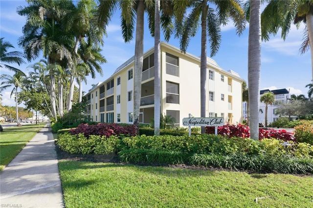 900 8th AVE S 103, Naples, FL 34102