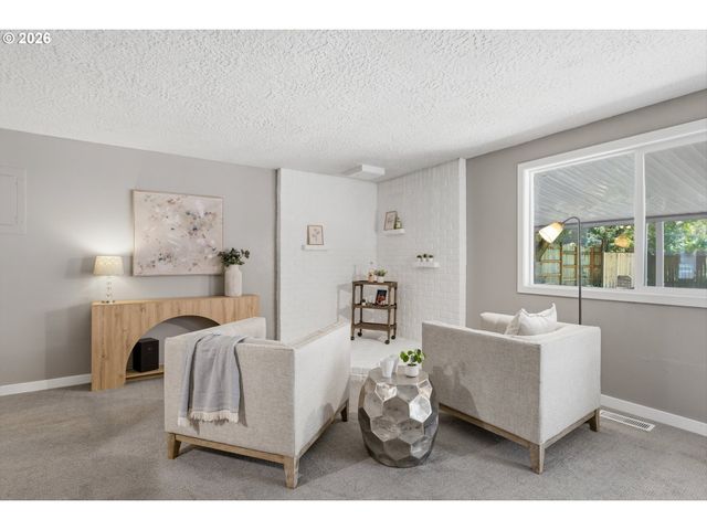9118 N SMITH St, Portland, OR 97203