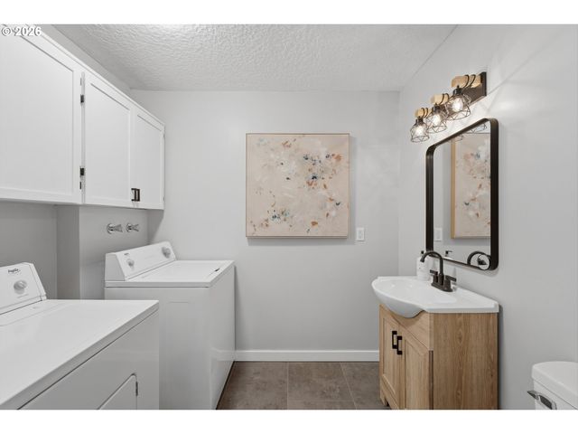 9118 N SMITH St, Portland, OR 97203