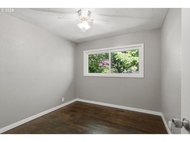 9118 N SMITH St, Portland, OR 97203