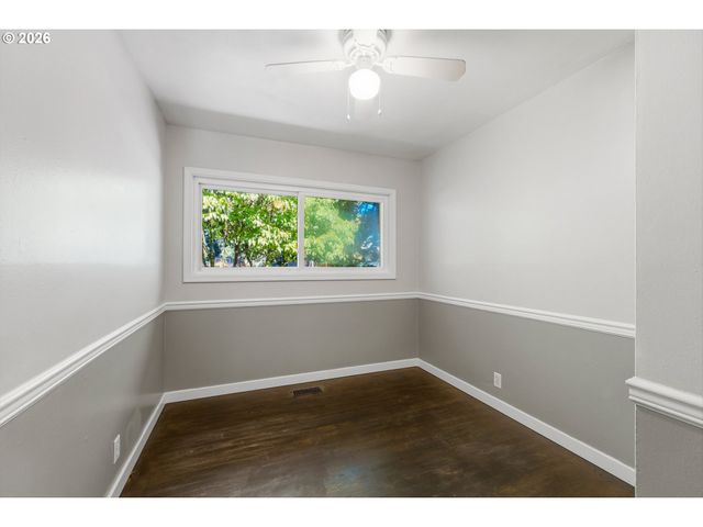 9118 N SMITH St, Portland, OR 97203