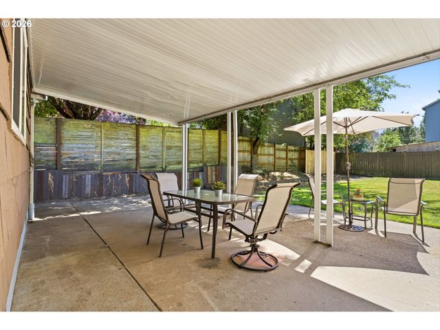9118 N SMITH St, Portland, OR 97203