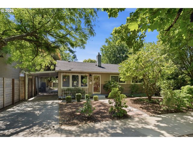 9118 N SMITH St, Portland, OR 97203