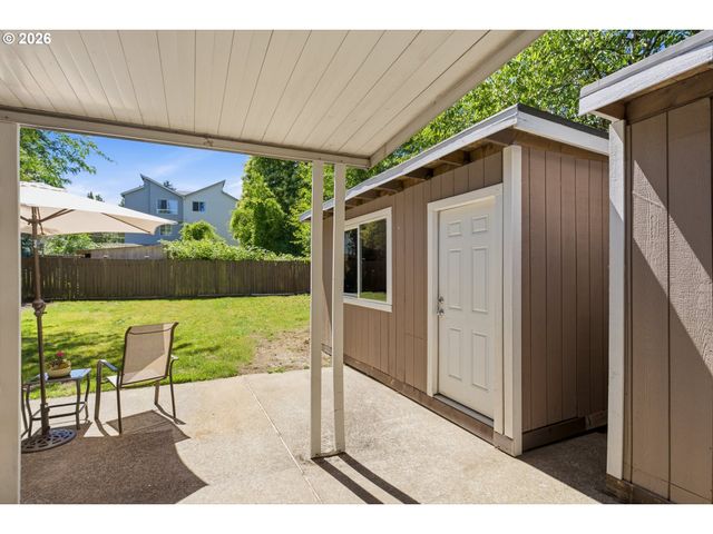 9118 N SMITH St, Portland, OR 97203